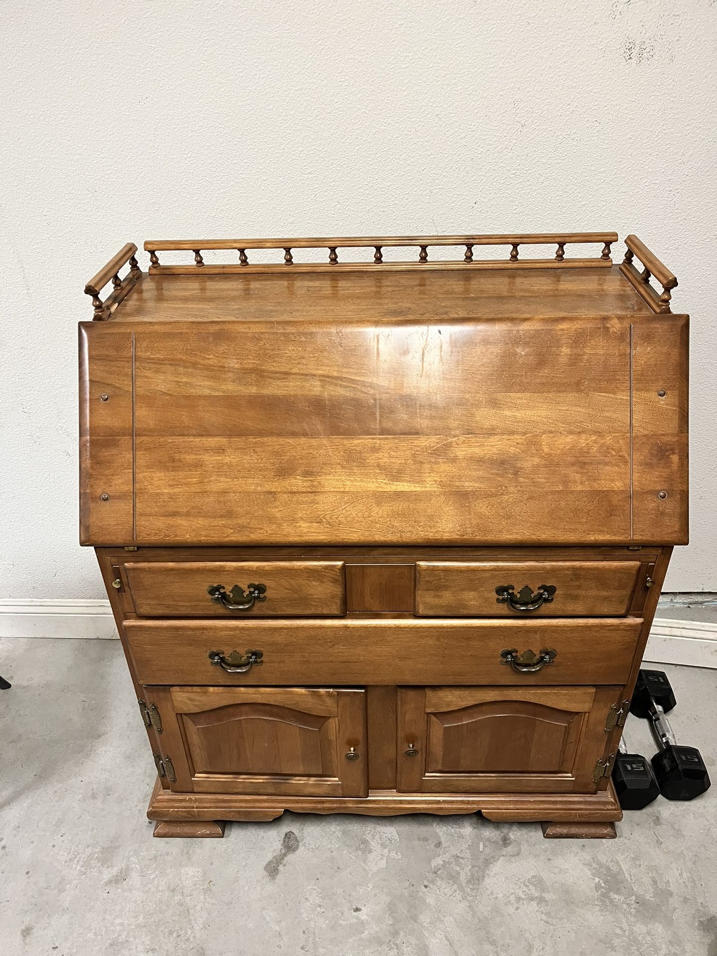 Quality Wooden Desk With Drawers