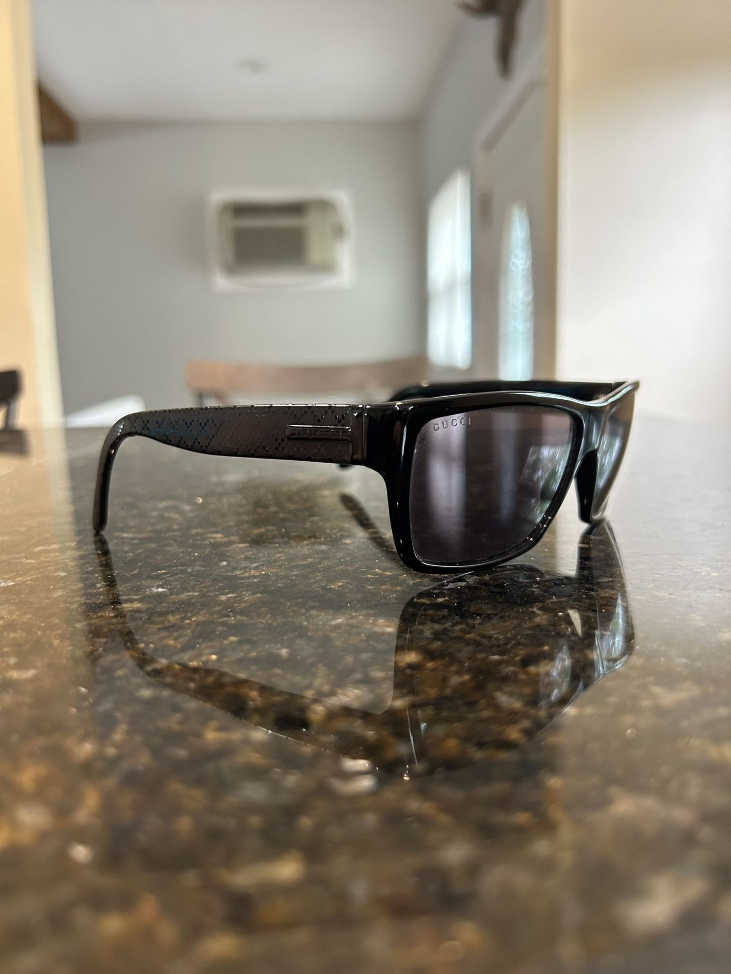 Gucci glasses Like New