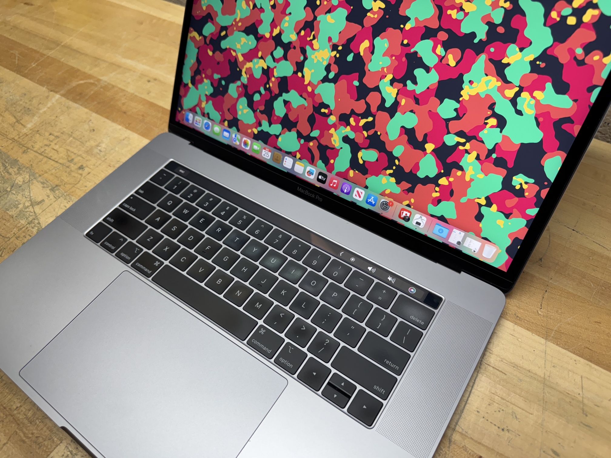 2018 15” MacBook Pro - 2.2 GHz i7 - 16GB - 256GB SSD