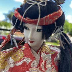 Japanese Geisha Doll Musical