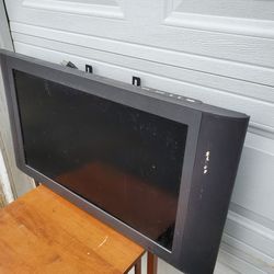 Wall Mount LCD TV
