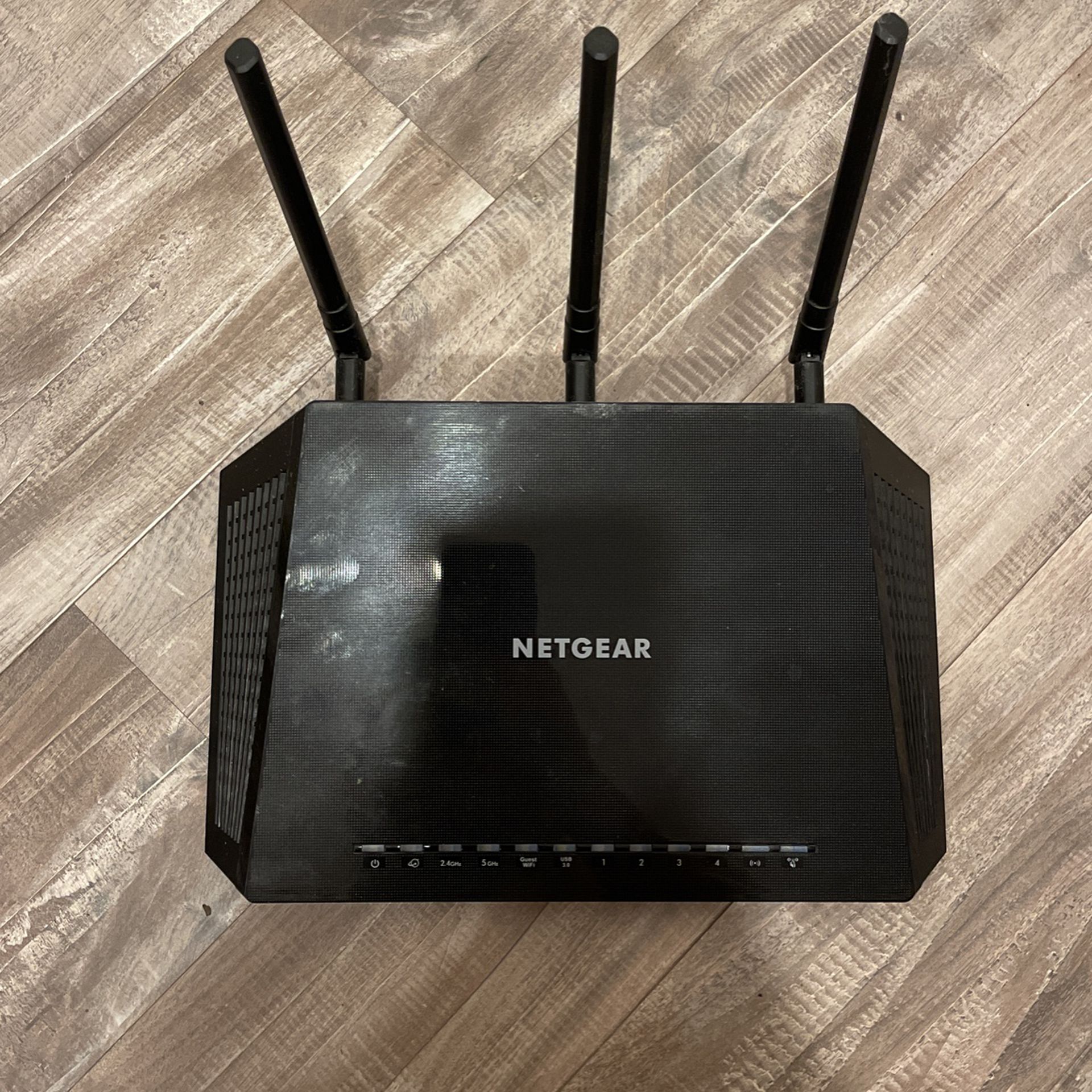 Netgear Nighthawk R6700v3 Wifi router