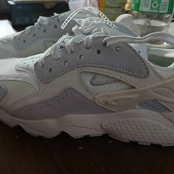 Air Max Woman Size 5