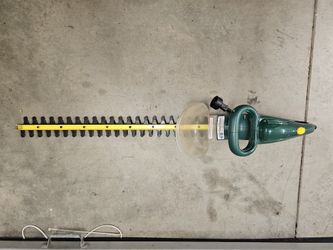 Weed Eater 16" Dual Action Battery-Powered Hedge Trimmer 