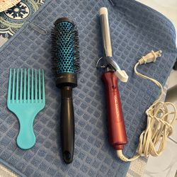 Vidal Sassoon curling iron , brush and comb set