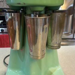 Vtg All Original HAMILTON BEACH JADEITE #40DM Triple Head MALT MILKSHAKE MIXER W/ Cups Works great!