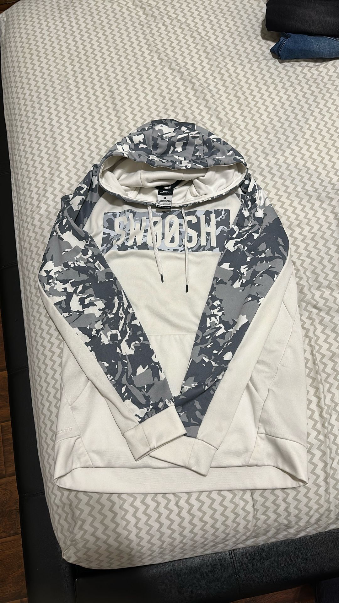 Nike Therma-fit Swoosh Hoodie Medium