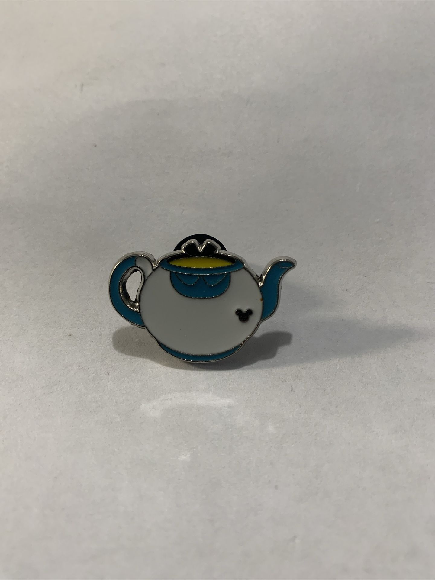 Disney Hidden Mickey Series - Alice in Wonderland Teapots - Alice Trading Pin