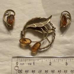 Set Of Earrings And Pin Whiting & Davis Topaz Colored 