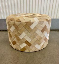 ARHAUS genuine bovine hair on hide “Fairfield” round pouf