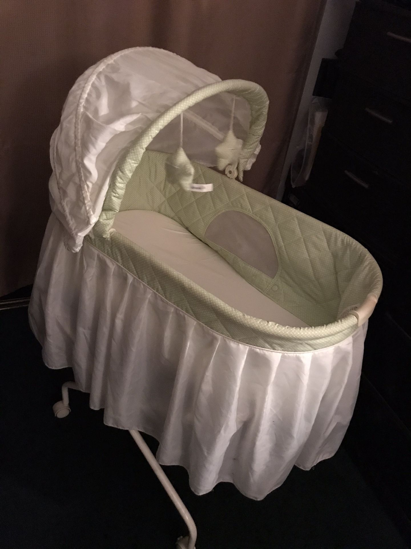 Bassinet classic style