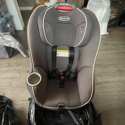Graco Convertable Carseat