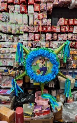 Πñatas de todas ocasiones y de toda clase caricatura.