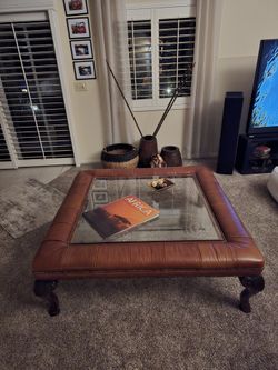 Table MARKDOWN NO GLASS $200