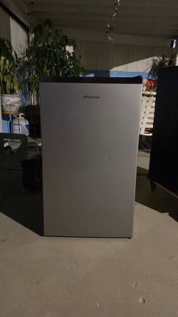 Hisense mini fridge