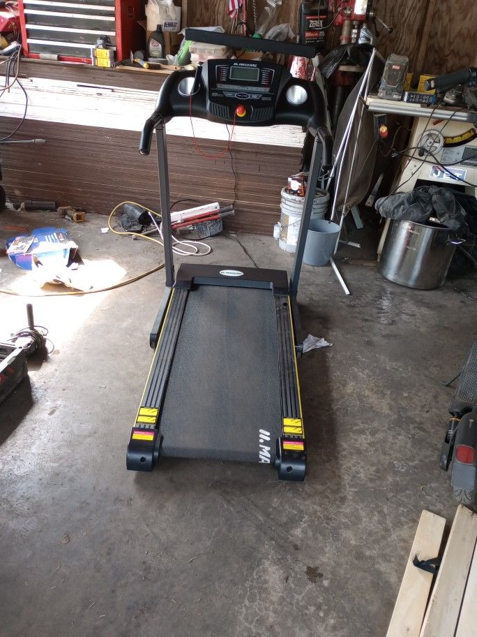 Maxkare Treadmill