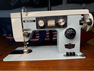 Dressmaker Deluxe Sewing Machine  Zig Zag SWA-2000