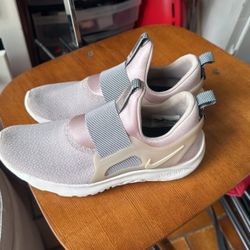 Women’s Nike renew Shoes