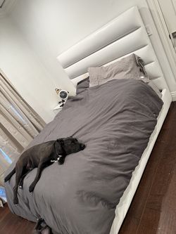 Queen bedroom set