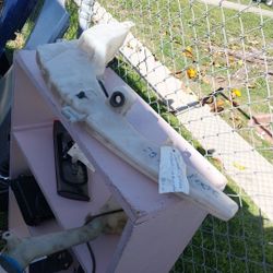 2005 2007 Focus windshield washer reservoir auto part