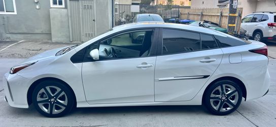 🚗 2022 Toyota Prius XLE Hybrid