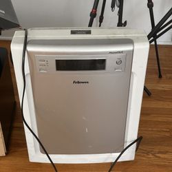 Air Filter/ Humidifier 