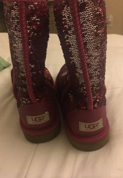 Uggs boots women sz 9.5 color pink