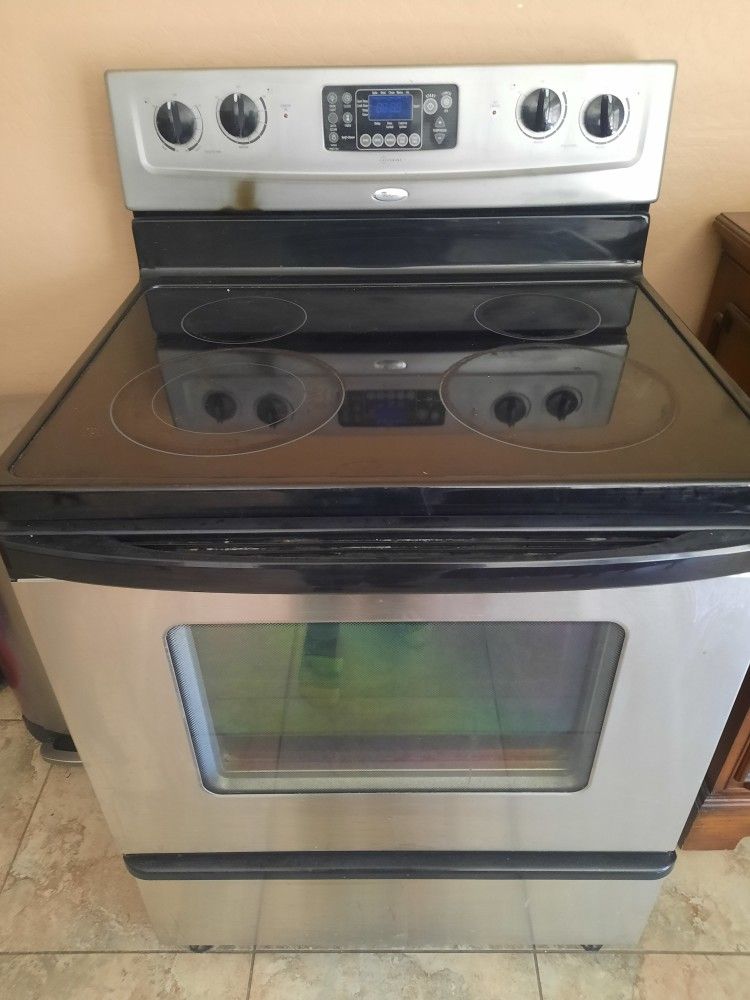 Whirlpool Electric Range With Oven
