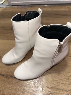 Heeled boots