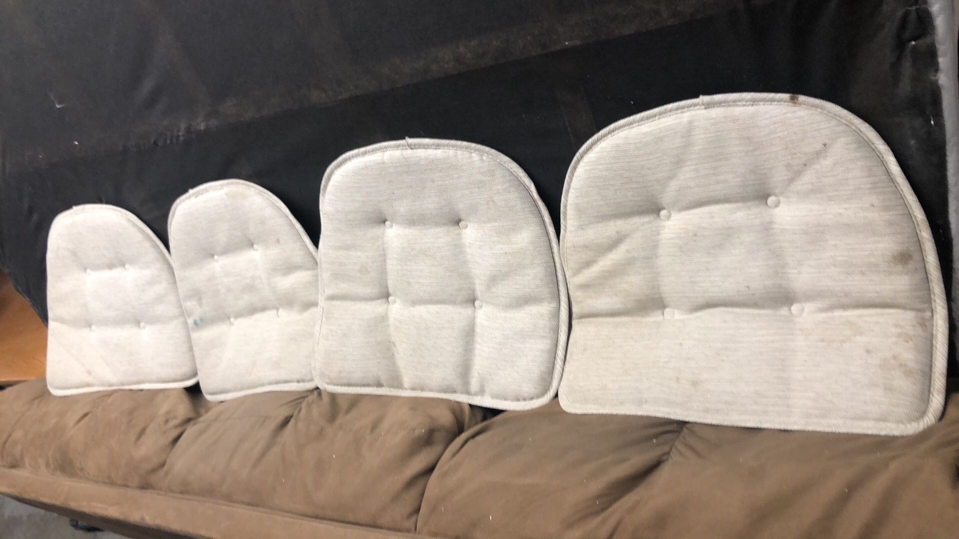 4 Chair cushion