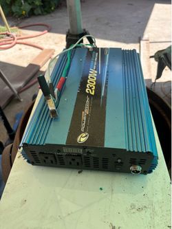 Power Bright 2300W Power Inverter – 12V DC to 110-120V AC – Great Condition