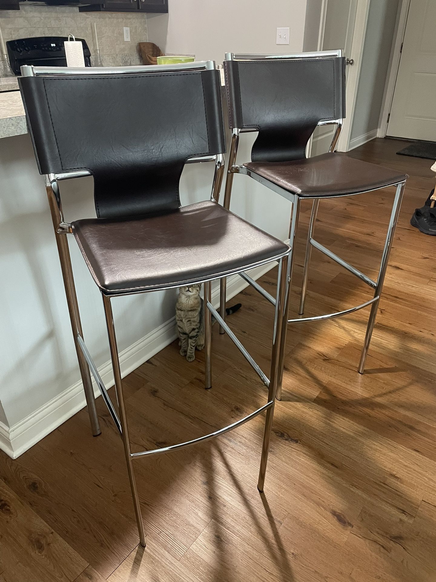 2 Barstools