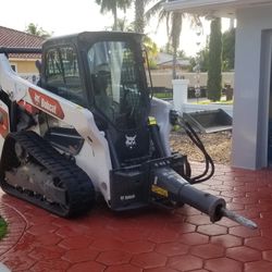 Bobcat Y Camion 