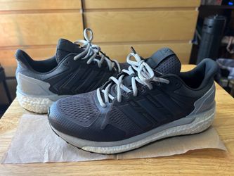 Adidas Men’s Size 9.5