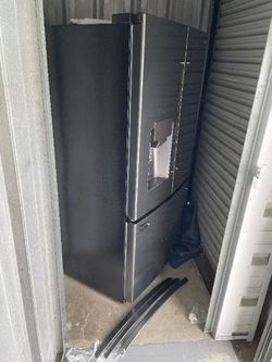 Like New LG ThinQ 26cu ft Smart Wi-Fi French Door Refrigerator Freezer Original price $2800