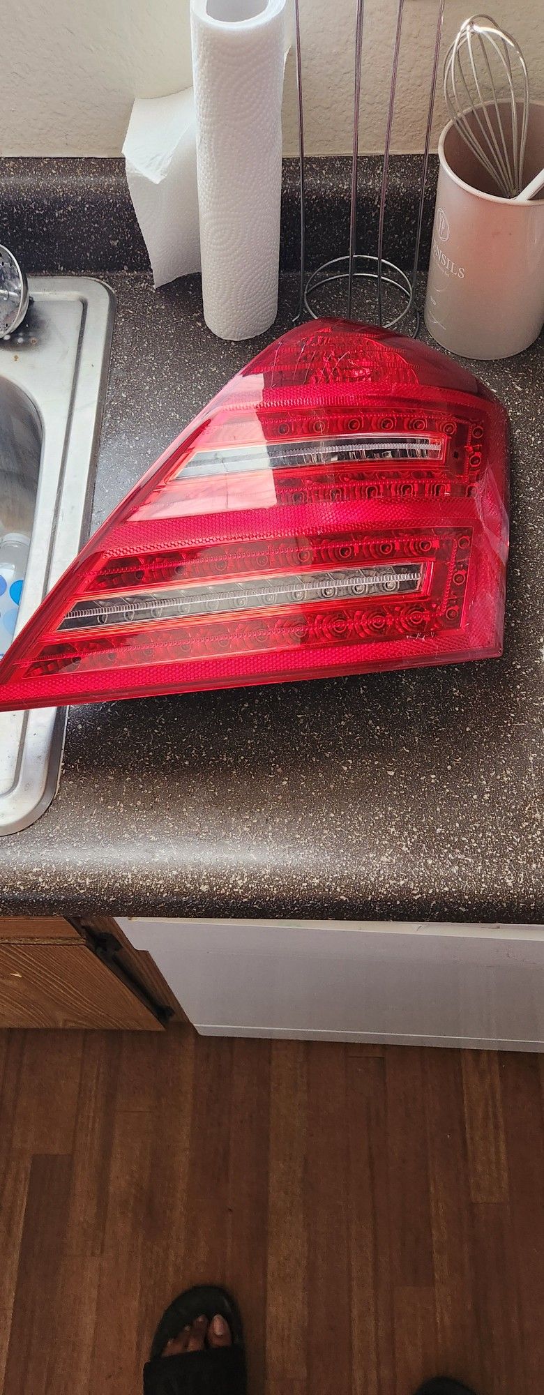 Mercedes-Benz S550 Tail Light