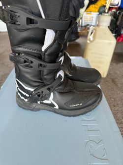 Motorcycle boots