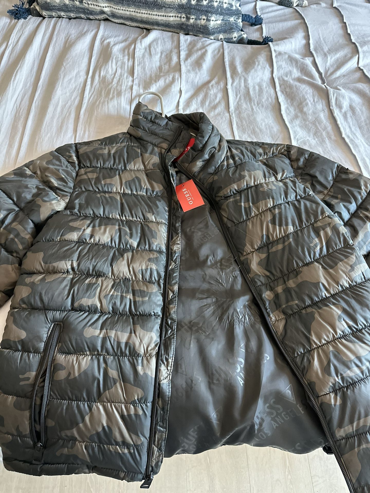 GUESS Puff Jacket 