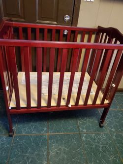 Mini crib