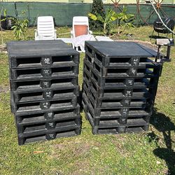HEAVY DUTY PLASTIC PALLETS 37x32 $18 EACH DELIVERY AVAILABLE $$$
