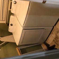 Washer dryer set