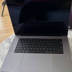 16" M2 MacBook Pro With Apple Warranty Left!