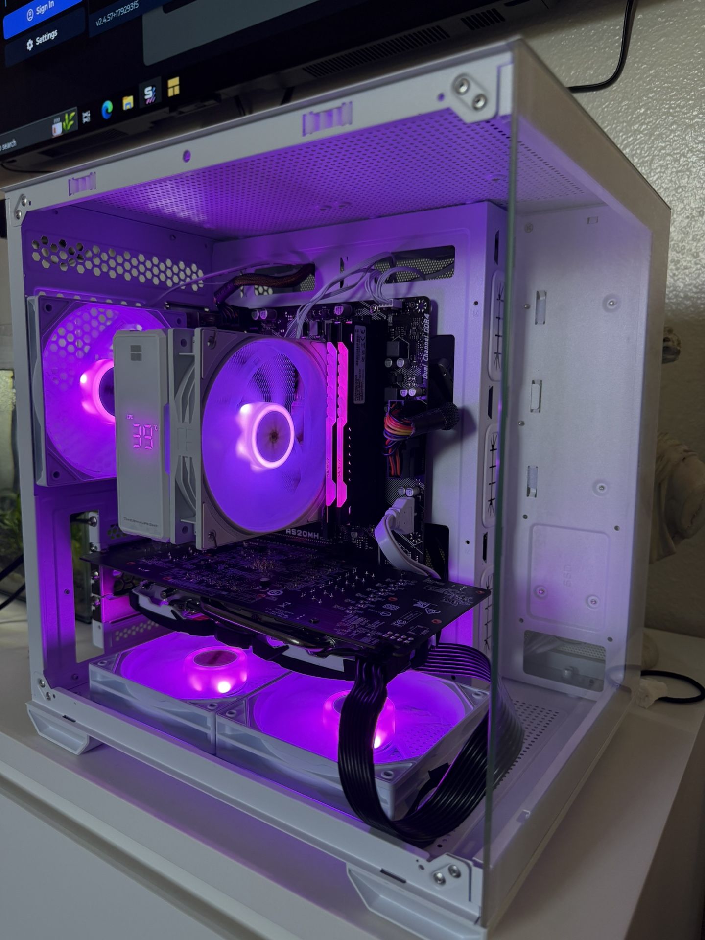 White Gaming Pc Computer Desktop