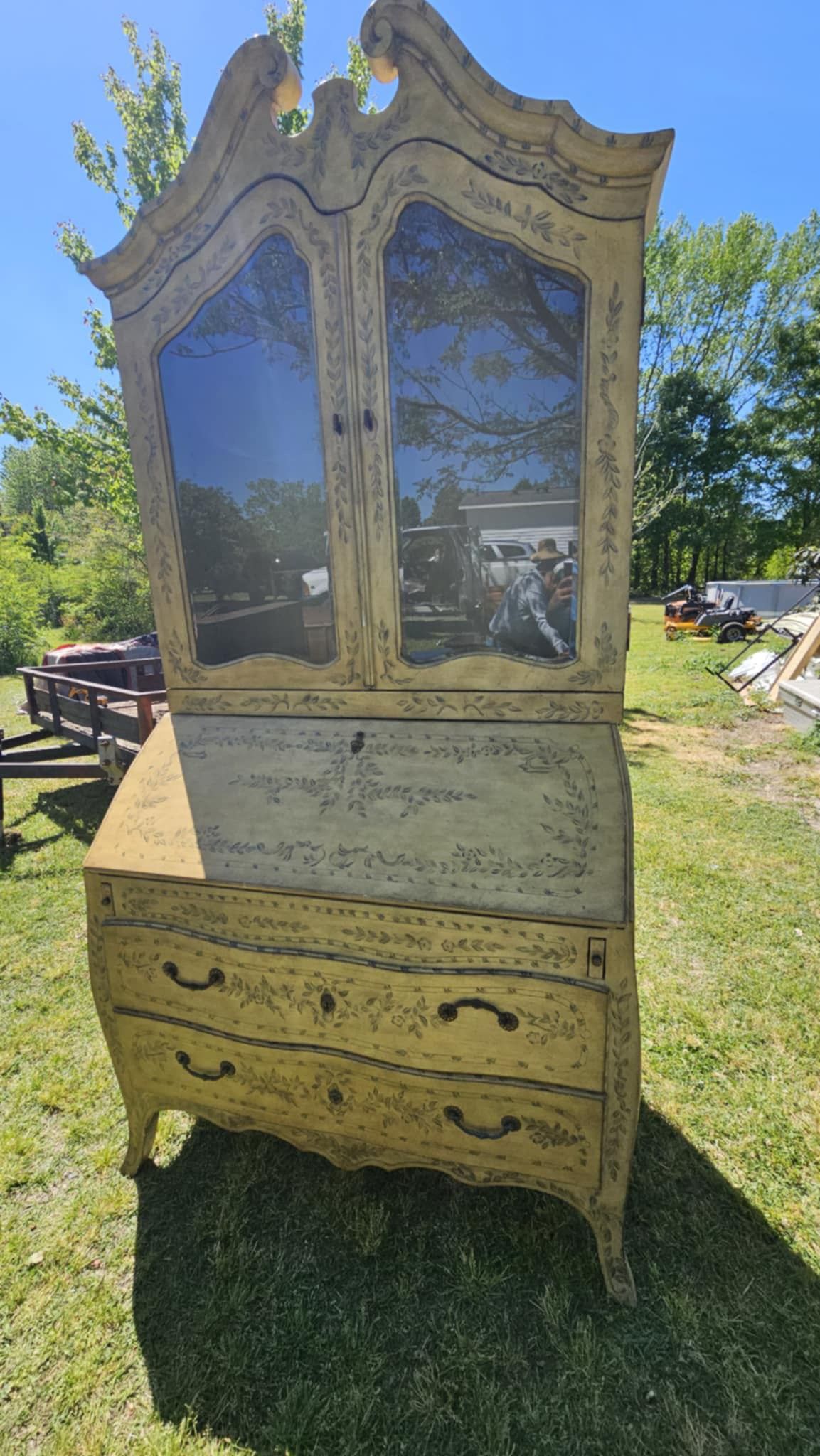 China Cabinet With Drawers