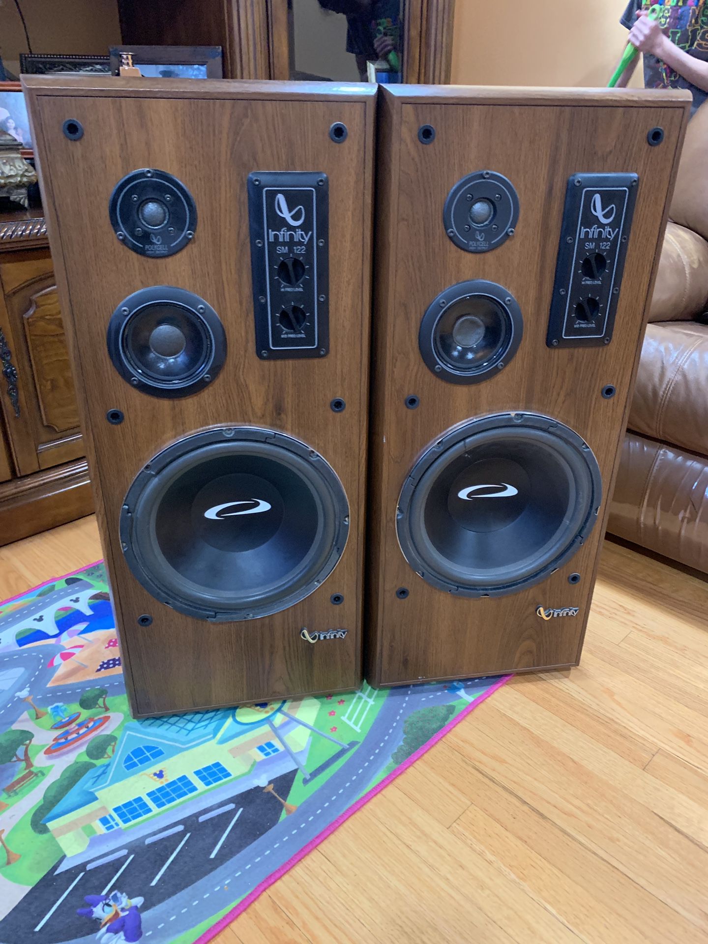 Infinity SM122 vintage floor speakers $170