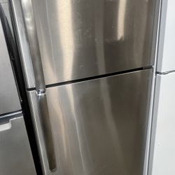 28 Inch Top Freezer Refrigerator 