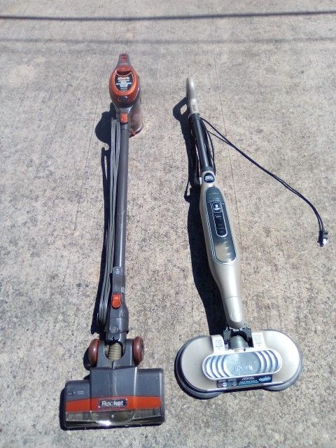 Shark Vacuum Cleaner +Scrubber 30.00