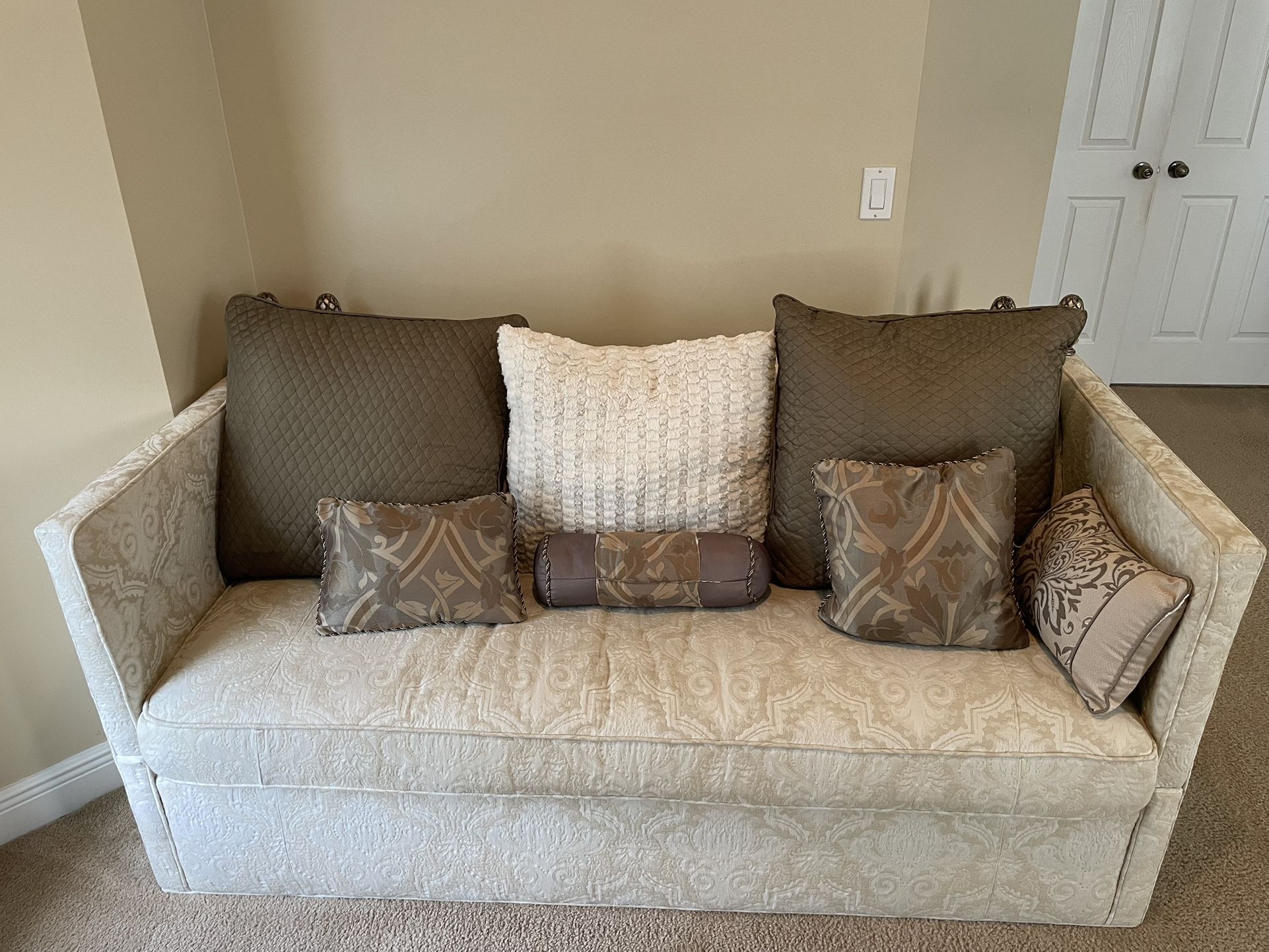 Couch With Pillows Included