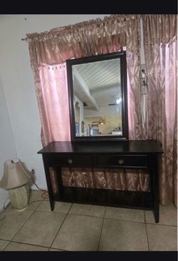 Large entry table and mirror