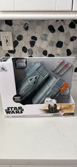 Star Wars Mandalorian Gauntlets Toy Set